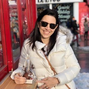 Meet your Posher, Ana